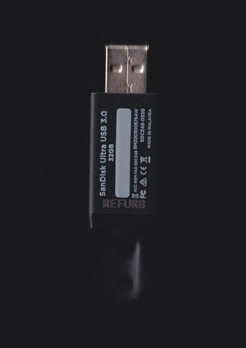 facts. drive — back label, 32GB SanDisk Ultra USB 3.0